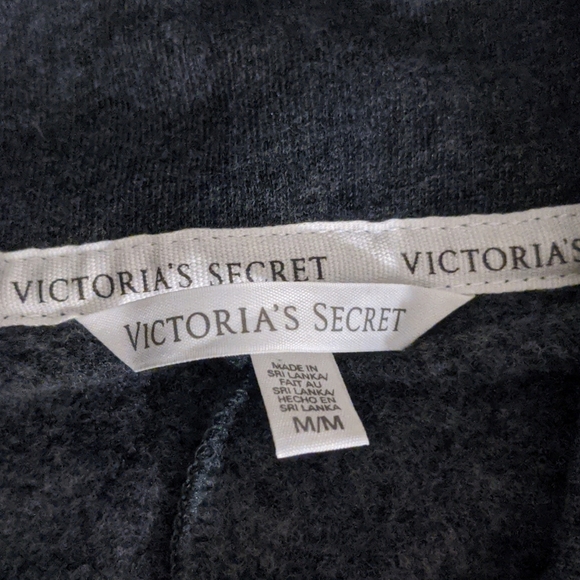 Victoria Secrets women's pullover - Picture 4 of 8